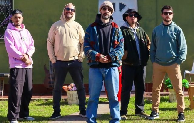 Vida Pura presenta ‘Flores de Asfalto’ con colaboraciones destacadas